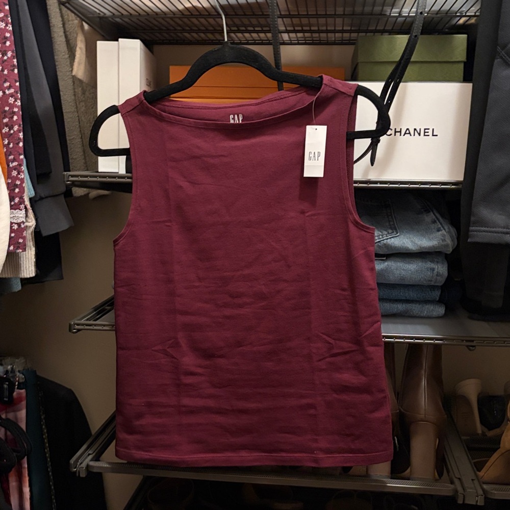 NWT Gap Boatneck Tank Top Tuscan Red Size S